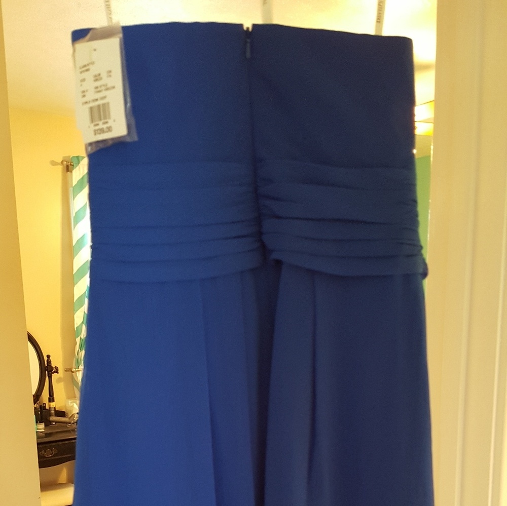 Dress - Picture 3 of 3